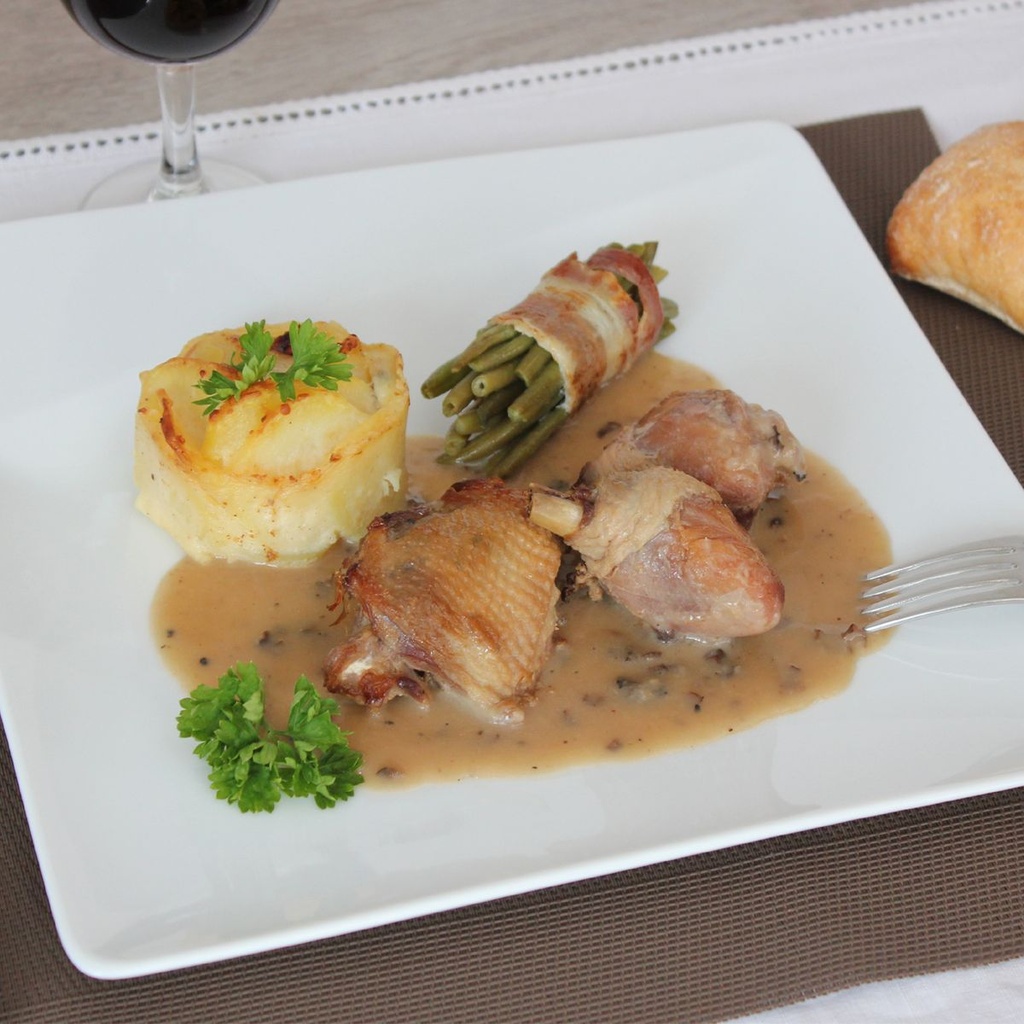 Suprême de Volaille au Vin Blanc et aux Morilles