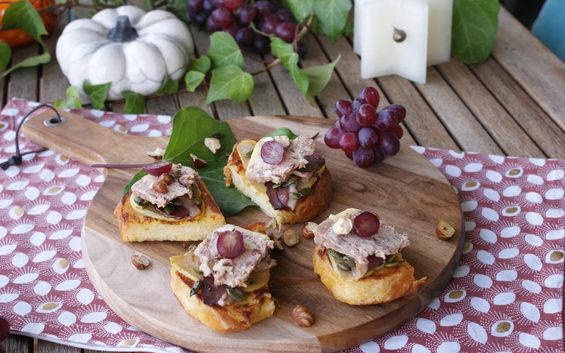 Recette de la Brioche perdue au safran sur lit de poire et millefeuille de Pintade au Foie de Canard