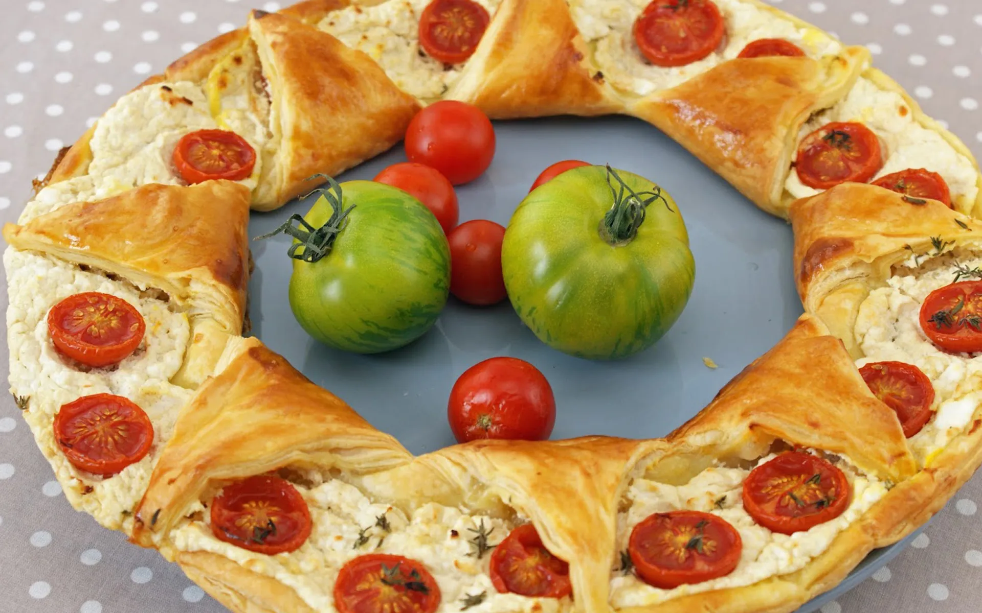 Recette de la Tarte couronne tomate et chèvre