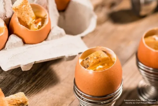 Recette de l'œuf cocotte, cube de Foie Gras