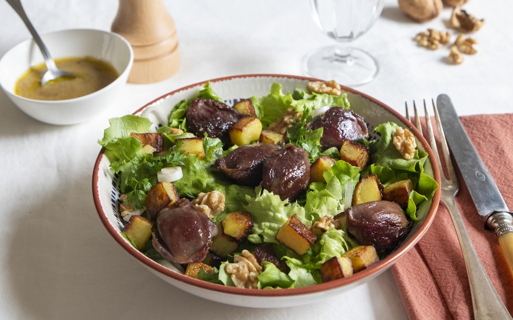 Salade tiède aux gésiers de canard confits